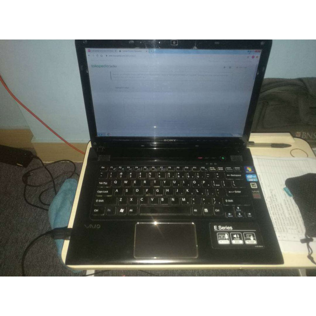 Laptop Bekas Sony Vaio 4Gb Warna Hitam / Tas / Mouse