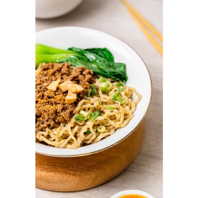 

BAKMI BABI MIE LENIALS SIAP MASAK. 1 PAKET ISI 3 PORSI BAKMI