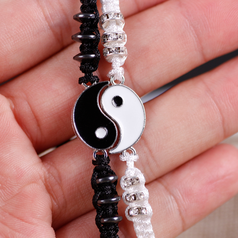 Gelang Tali Anyaman Tangan Hias Liontin Alloy Gaya Retro China Yin Yang Tai Chi Untuk Pasangan / Sahabat