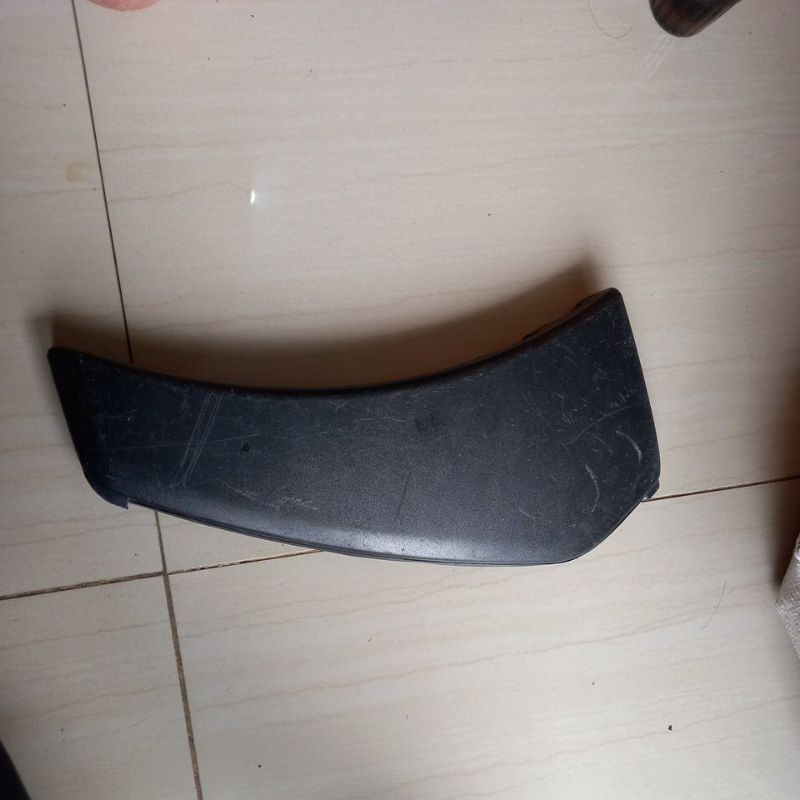 molding bemper belakang yaris