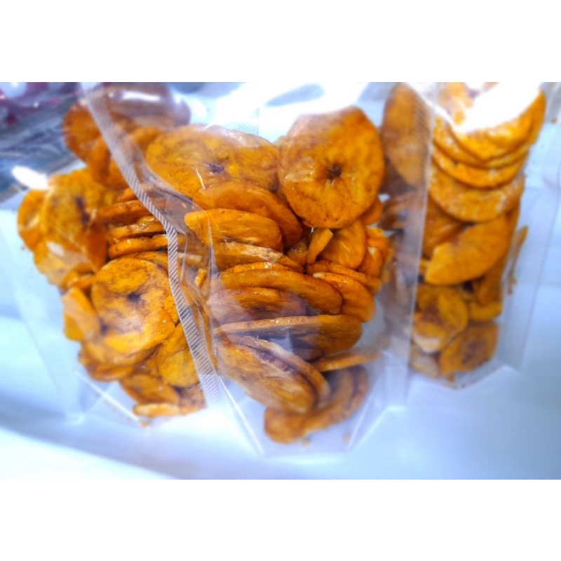 Kripik pisang dijual di pasar modern