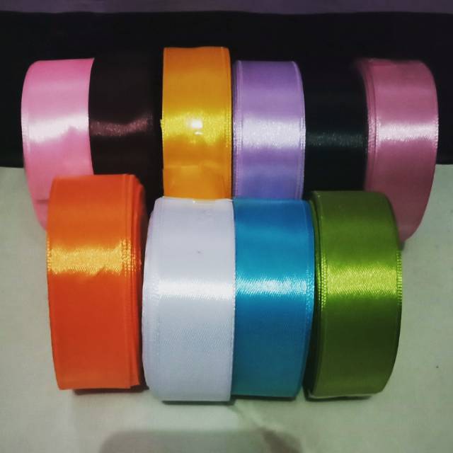 

Pita Satin 2.5 cm per roll