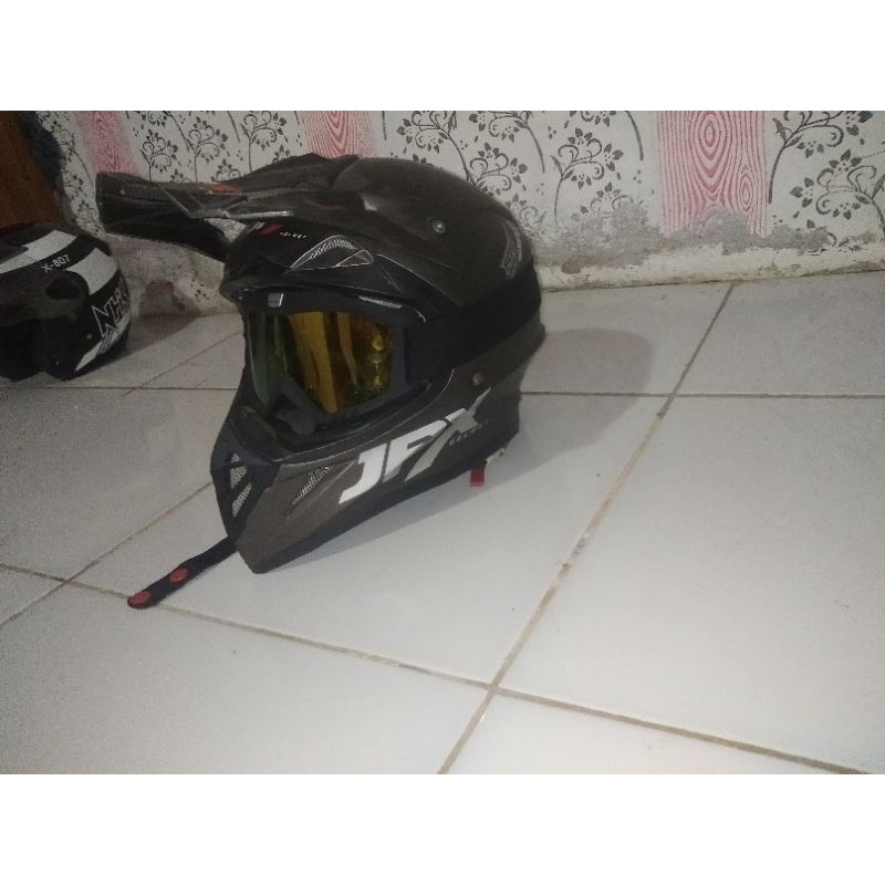 helm jpx hitam dof