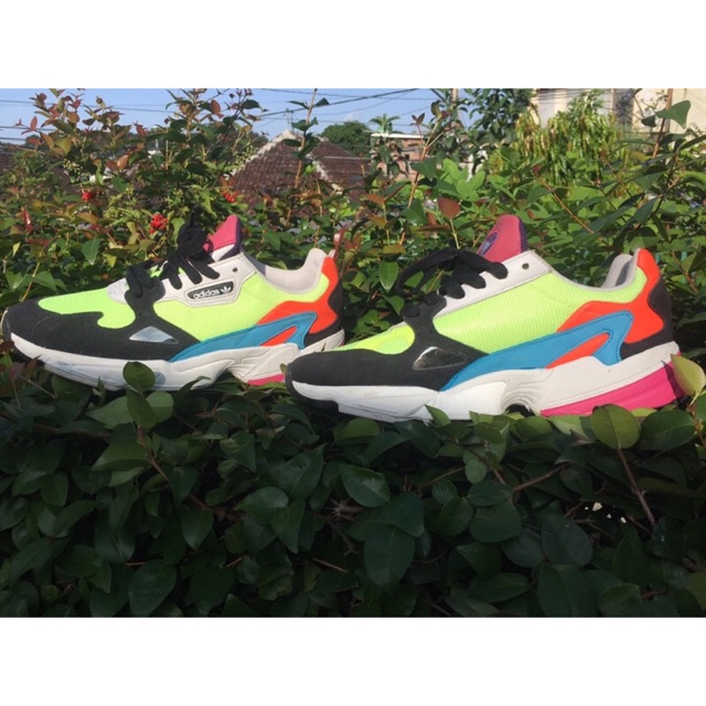 Sepatu PL Wanita Merek Adidas