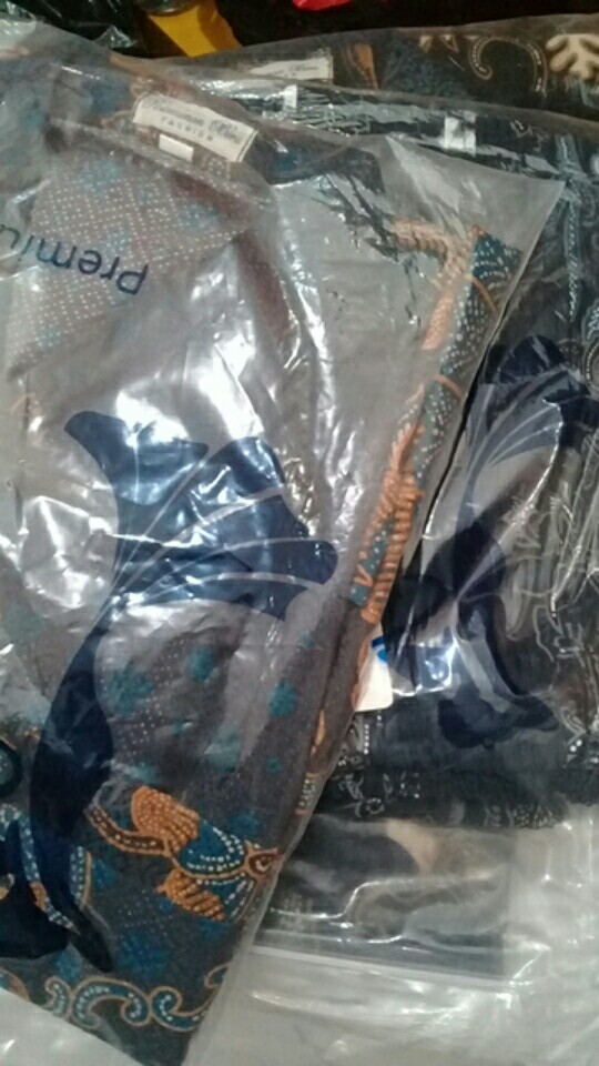 Kemeja Batik Premium - Mahkota Gold By Kheisa Collection