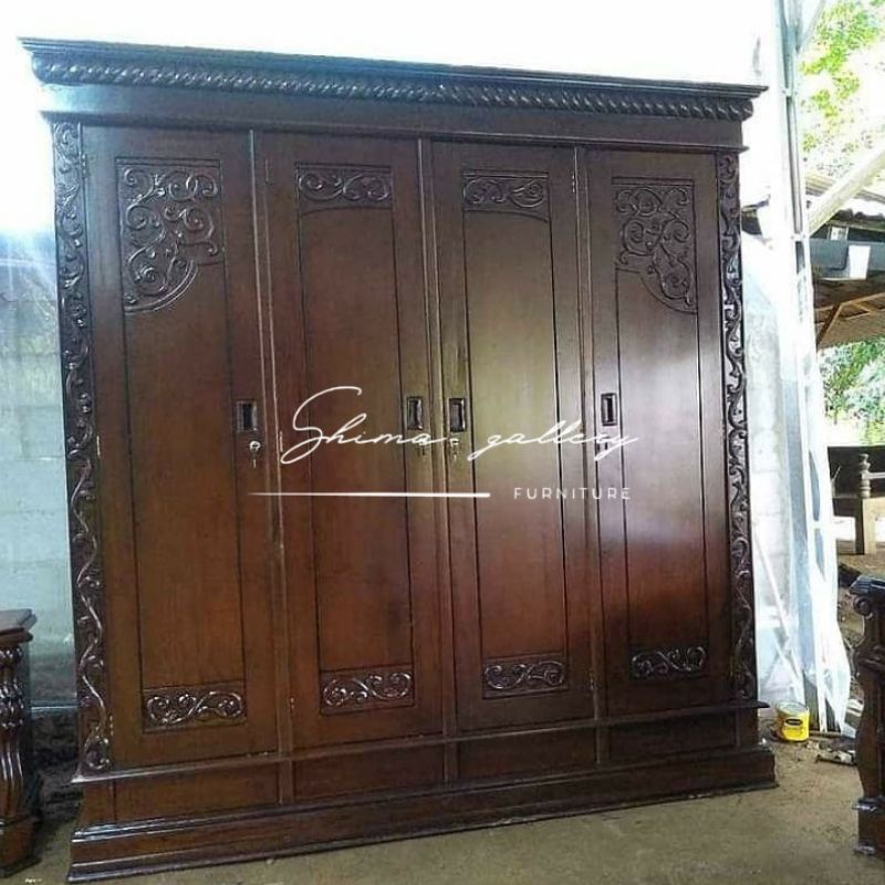 Lemari pakaian / Lemari ukiran kayu jati / Lemari mebel jepara