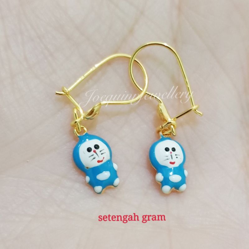 anting gantung karakter keropi dan doraemon