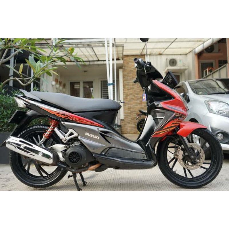 Stripping Suzuki Skywave 2009 merah hitam