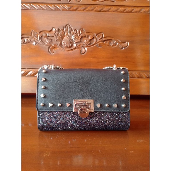 Preloved tas rantai Charles & Keith