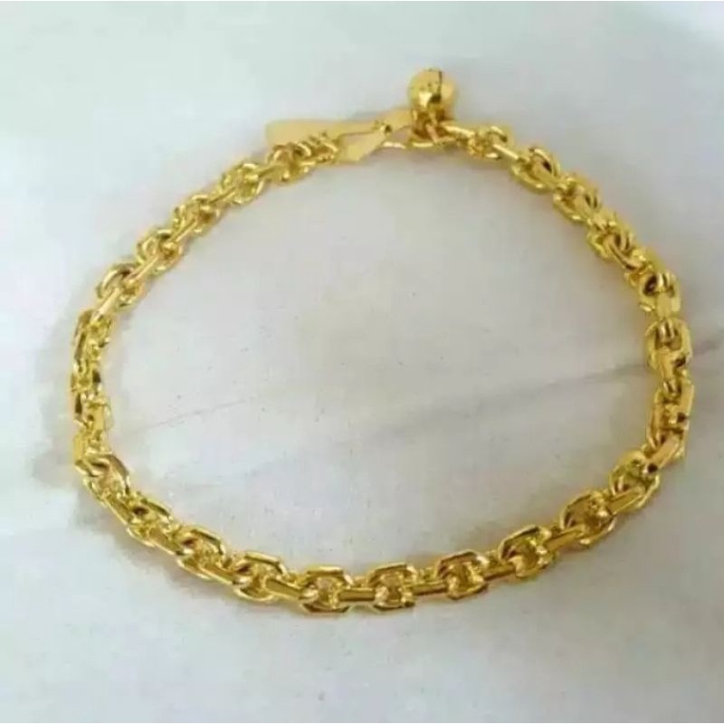 gelang tangan. Nuri terbuat dari coin asli