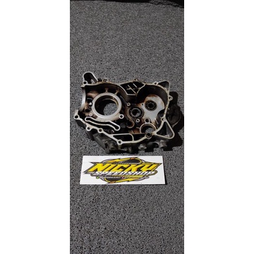 crangkase kanan jupiter Z1 injeksi kalter kanan jupiter Z1 mesin tengah bagian kanan jupiter Z1 reng