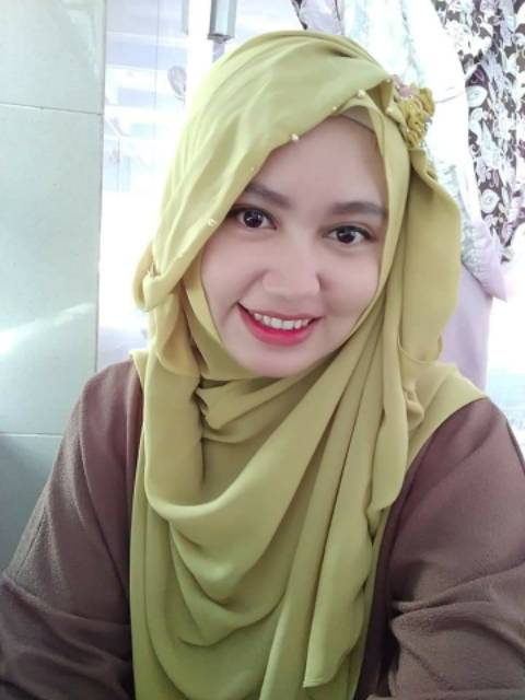 Pasmina instan tiara hijabers PL (preloved)