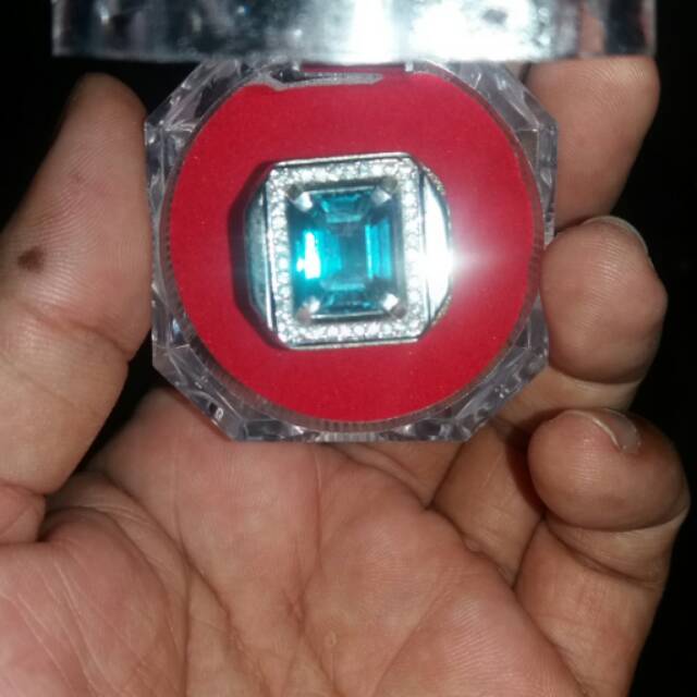 Natural blue topaz london blue