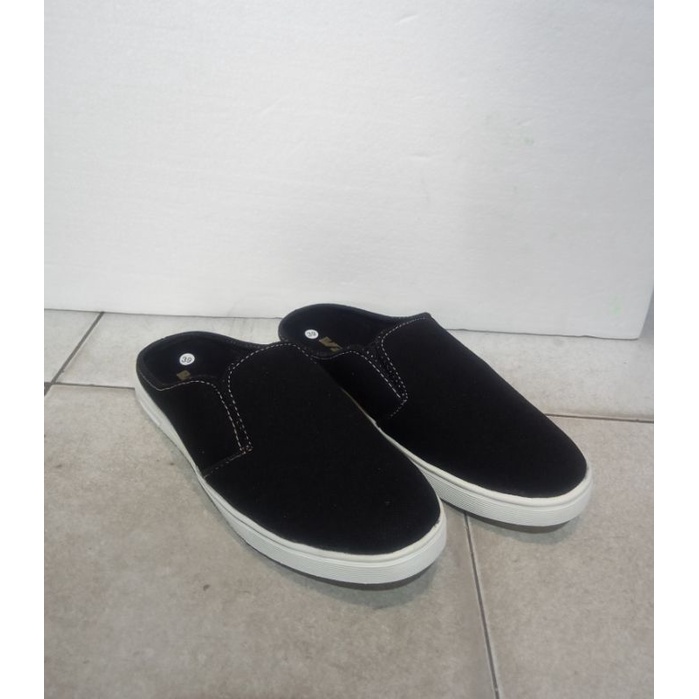 Sepatu sandal pria bustong sepatu slop bakpau cowok sepatu sendal slip on pria