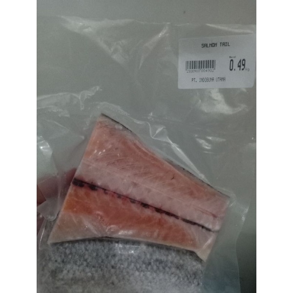 

Salmon Tail Frozen