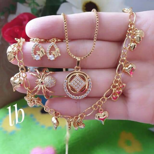 Set perhiasan lapis emas