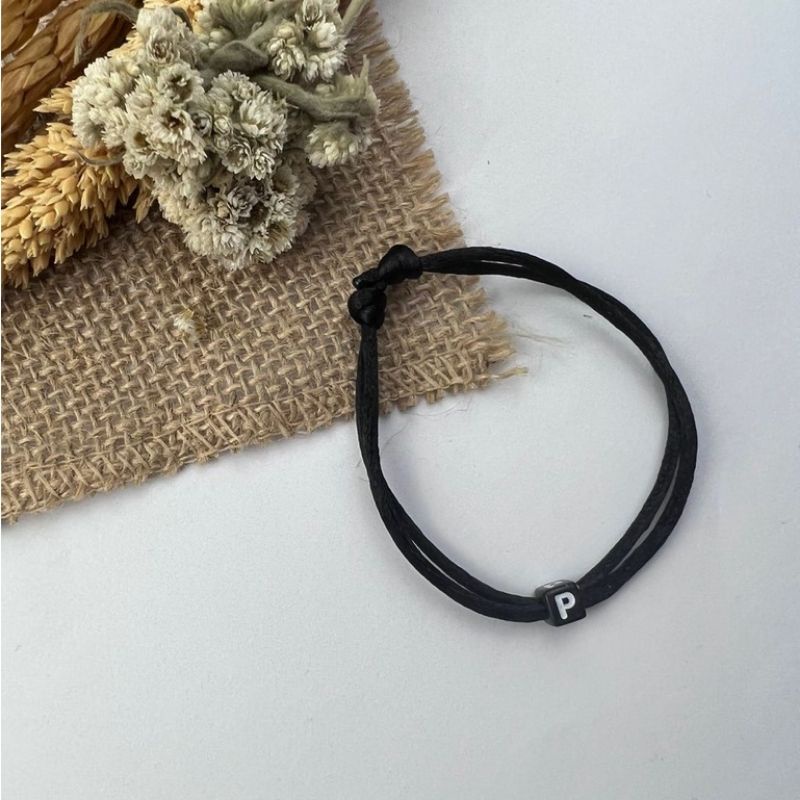 GELANG TALI KULIT HURUF P