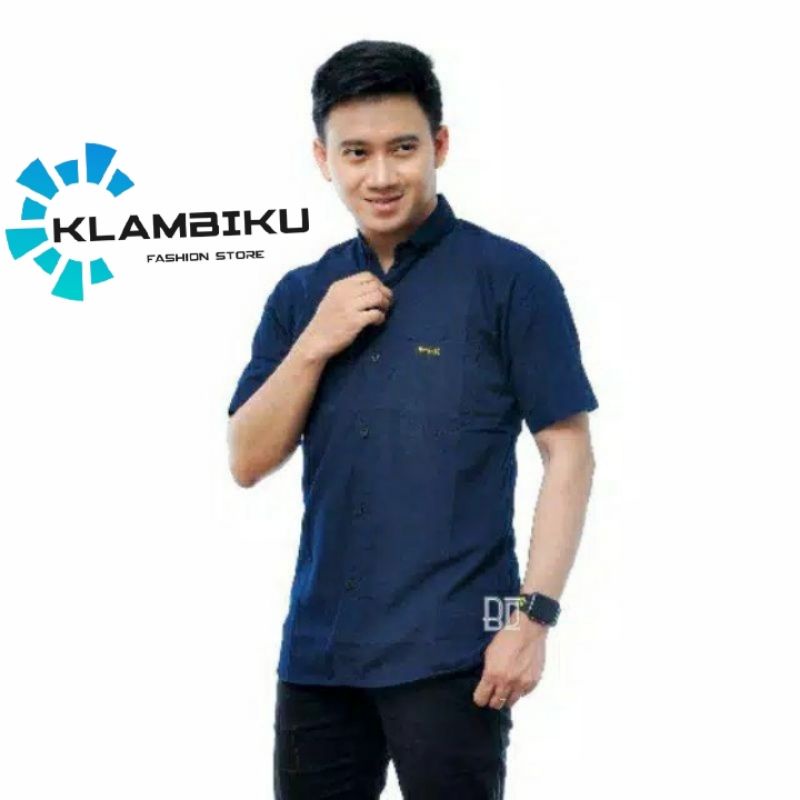 Kemeja pria lengan pendek navy biru dongker