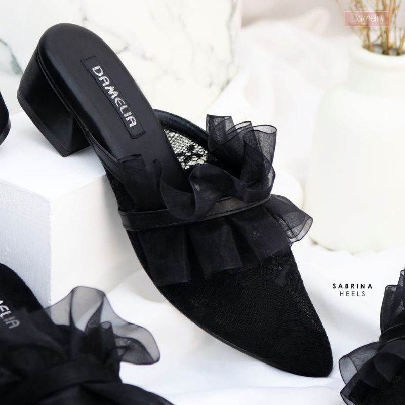 DAMELIA SABRINA SANDAL