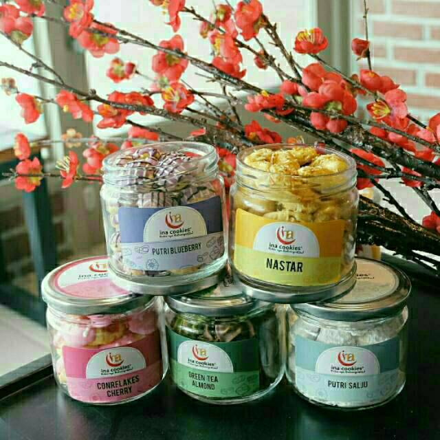 

Ina Cookies Jar Toples Kaca
