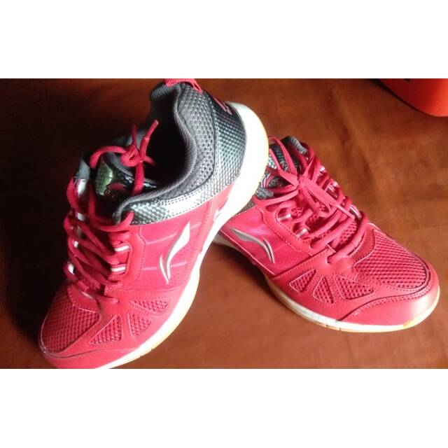 Sepatu LI-NING