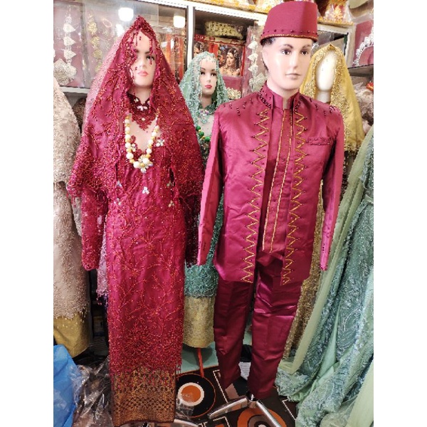 baju penganten koto gadang moderen.