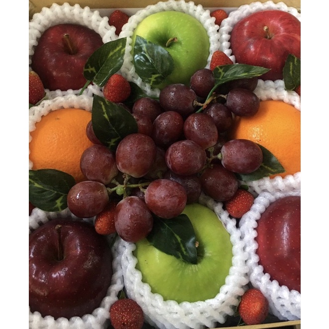 

Fruit Hampers Premium Small / Parcel buah / box buah