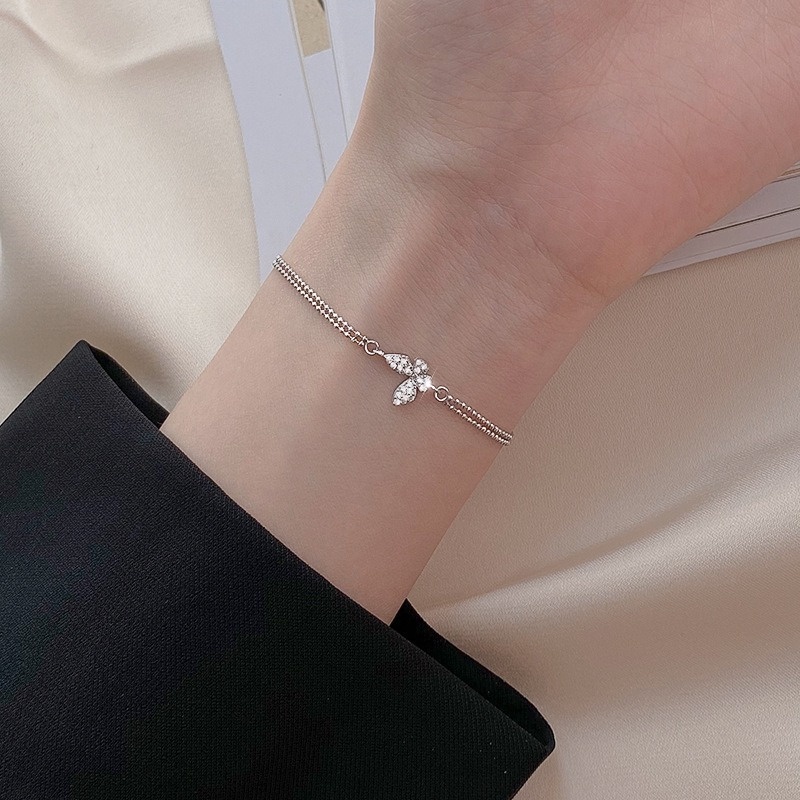 Roselife Gelang Tangan Rantai Silver Wanita Desain Kupu-Kupu Hias Kristal Gaya Korea