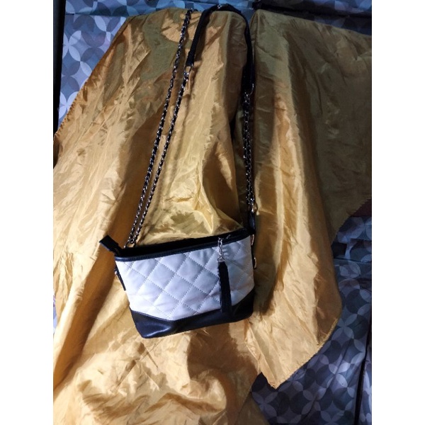 Co Link Live ,Tas Sling Alla Nagita(Hitam Putih Brand Mexican)