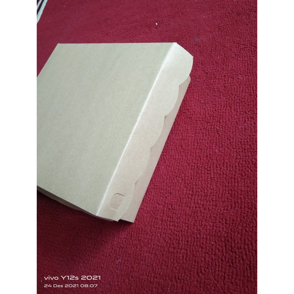 

10 pcs kotak nasi ukuran r 10 k /muat buat 5 kue/ kotak nasi polos ukuran 20x20x7
