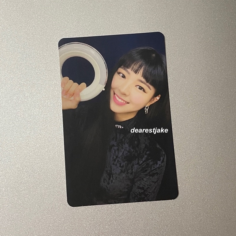 Yuna itzy lightring photocard
