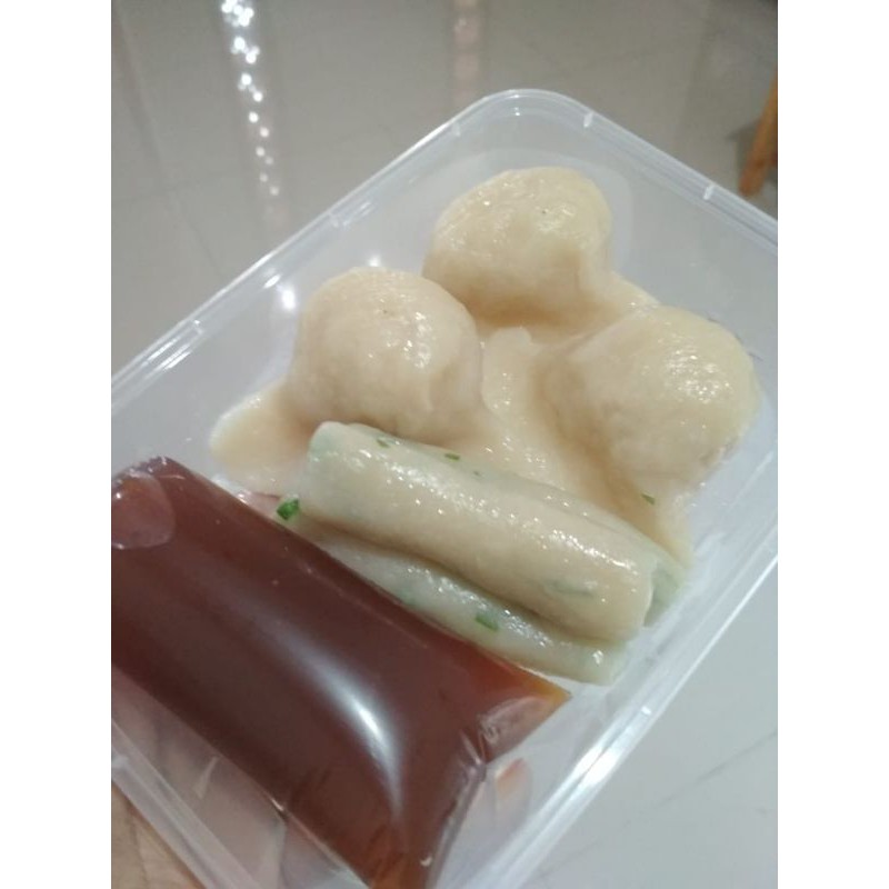 

DAPUR Ines Pempek