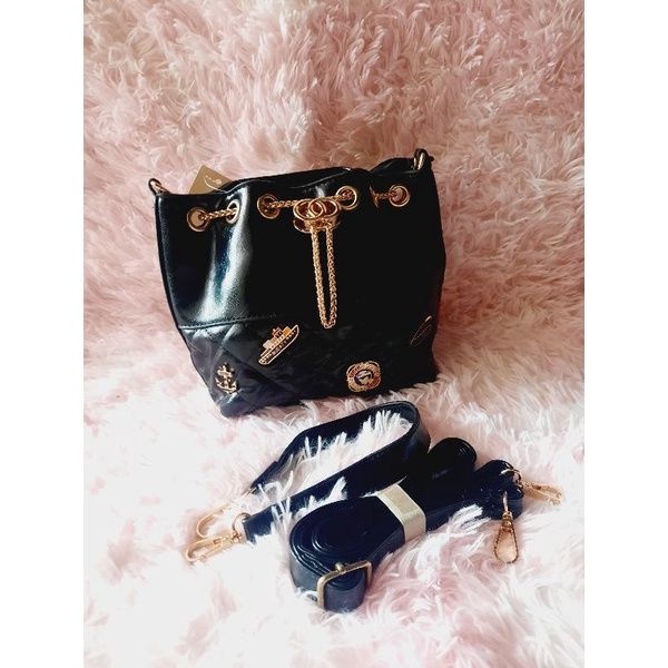 chanel serut kulit,sling bag