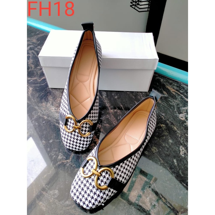 Flat shoes wanita H 18