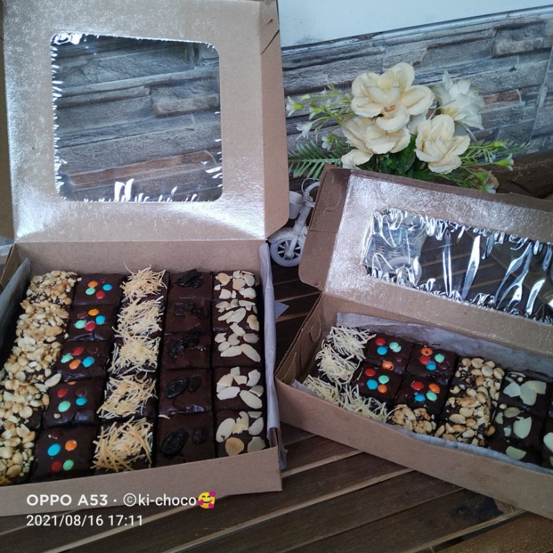 

BROWNIES PANGGANG,FUDGY BROWNIES,BROWNIES TERENAK,BROWNIES NYOKLAT,BROWNIES SHUNY,BROWNIES CRUNCH UKURAN 20X20CM 55.000