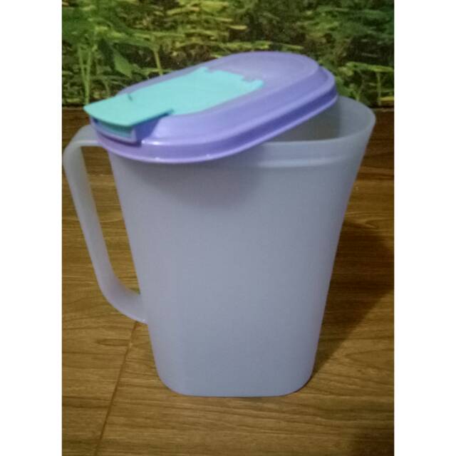 Preloved tupperware fridge jug 2liter