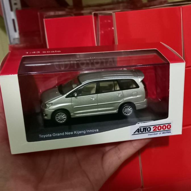 Miniatur Mobil Toyota Innova Diecast Inova Murah Auto2000 1/43