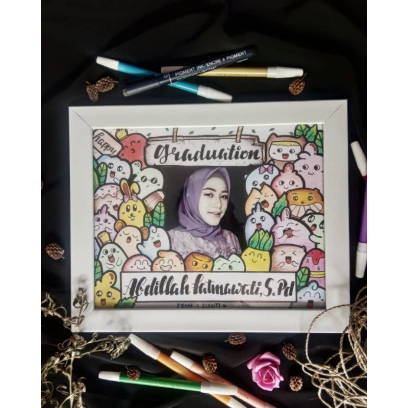 DOODLE ART FULL COLOUR PLUS FOTO/HADIAH WISUDA/KADO WISUDA UNIK/KADO WISUDA BERKESAN
