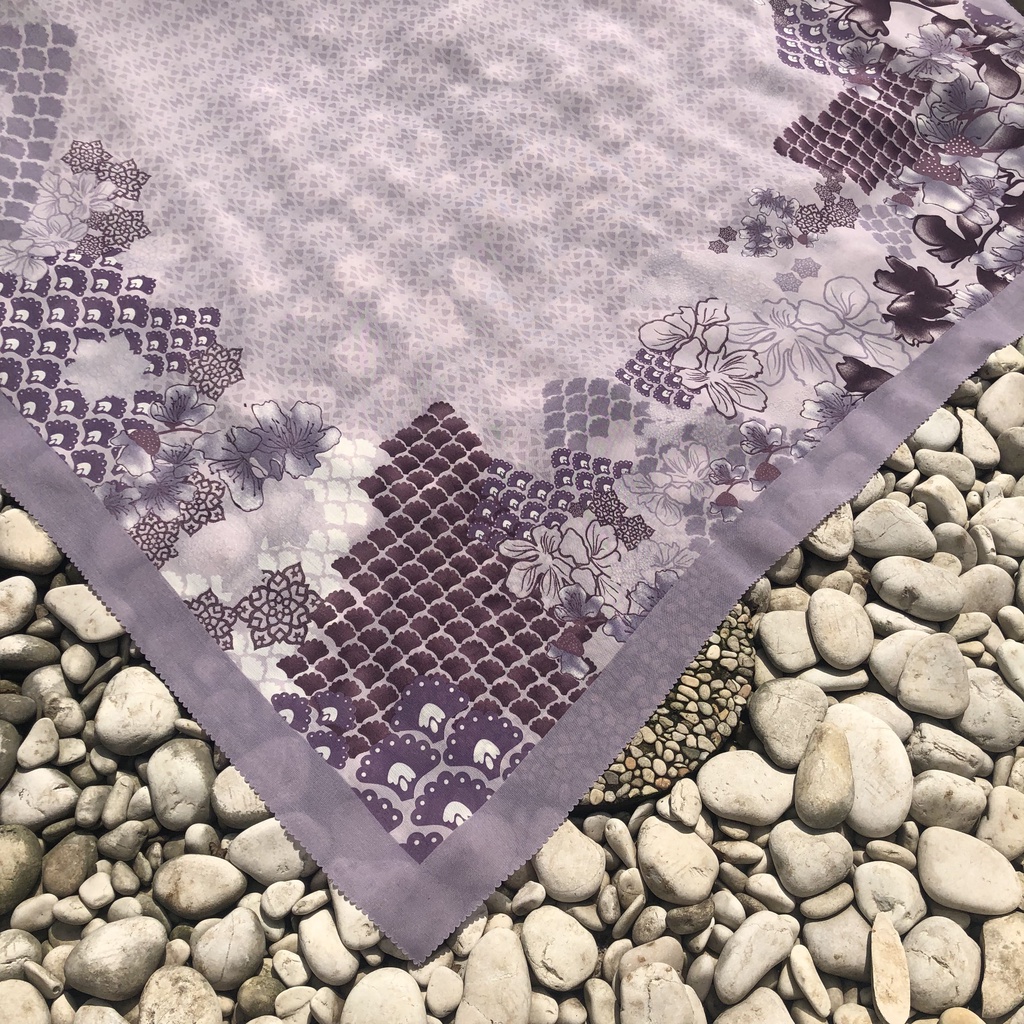 JILBAB MOTIF HIJAB SEGIEMPAT VOAL MOTIF PREMIUM JILBAB PRINT LASERCUT KERUDUNG SEGIEMPAT MOTIF MURAH-Sadi Lilac