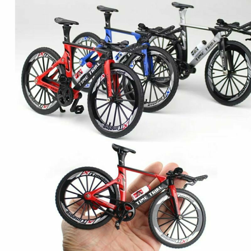 Miniatur Sepeda Diecast Sepeda Balap Roadbike Skala 1:10 Bahan Alloy