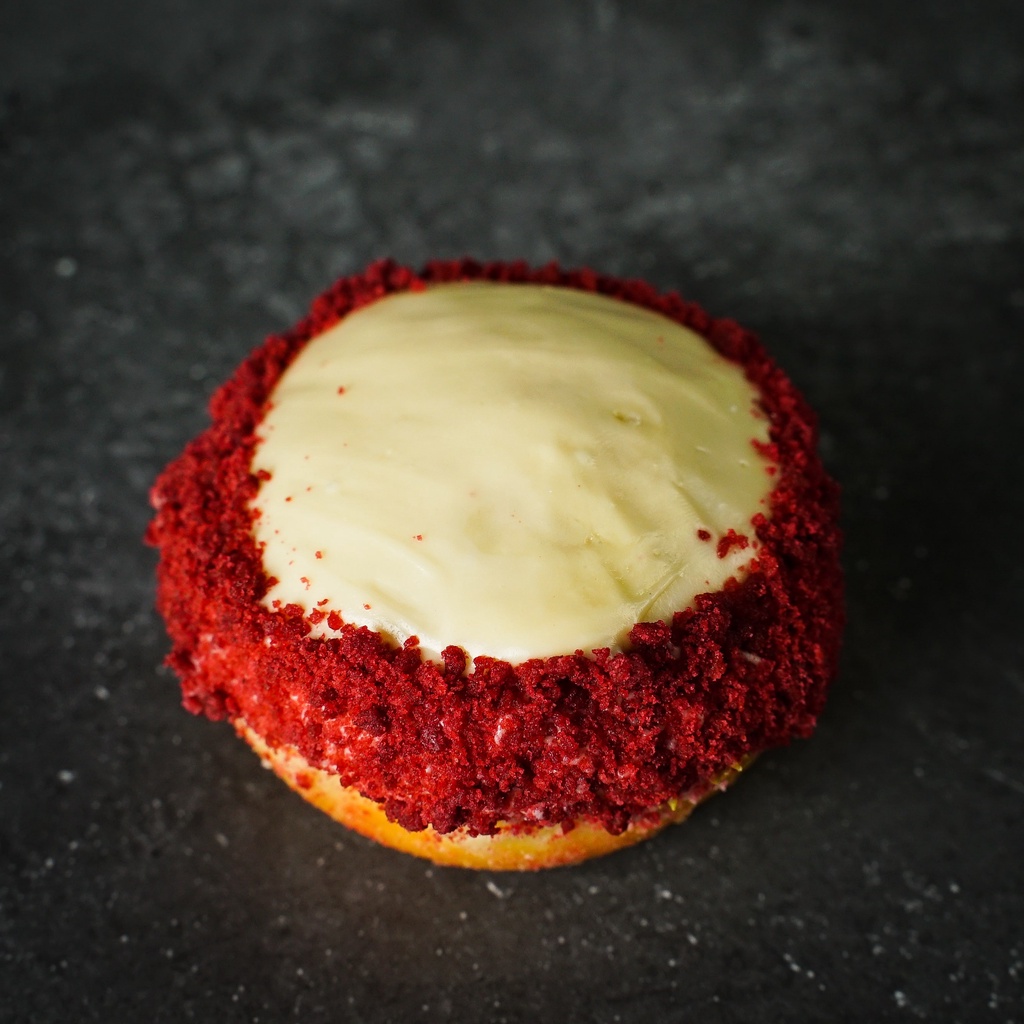 

Donat Red Velvet - Donat W/ creamcheese, red velvet crumble - St Ho Bakeshop