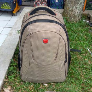 Tas Ransel Pelajar Rapi Ransel Kapasitas Besar Tas Travel Kancing Solid Sederhana Harajuku Chic Fashion Retro Uniseks High Streetr