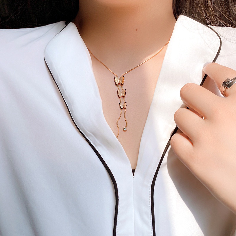 ESGE KALUNG ROSE GOLD KUPU KUPU (AGSAINA) / KALUNG BAJA TITANIUM KALUNG ANTI KARAT KALUNG ANTI AIR KALUNG WANITA KOREA KALUNG CANTIK KALUNG MURAH KALUNG UNIK KALUNG KADO KALUNG WANITA KOREA KALUNG KOREA KALUNG PANJANG KALUNG PENDEK KALUNG TITANIUM