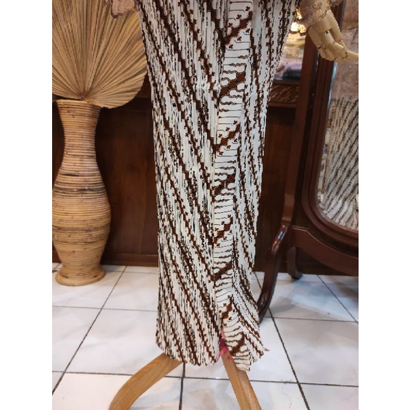 Baju Kebaya Wisuda/Kebaya Modern Atasan-Plisket wiru allsize