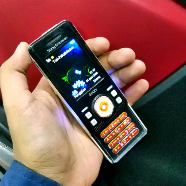 Hp jadul Sony ericsson S500 or w580 rasa walkman with lampu unik original mulus hp unik hp langka