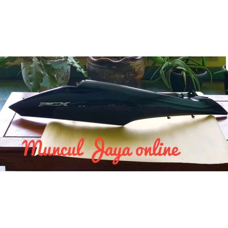 DEK BODY KANAN HONDA PCX 125 dan PCX 150