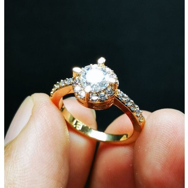 Cincin Batu Wanita White Zircon Diamond Top Luster