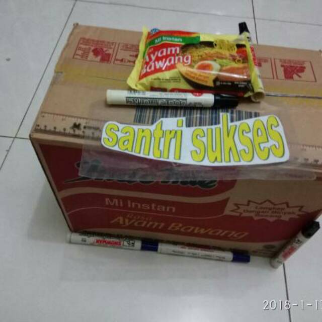 

Indomie ayam bawang / silakan order 40 bungkus