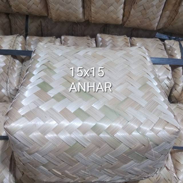 

BESEK 15x15 SEPASANG BESEK BAMBU HAMPERS