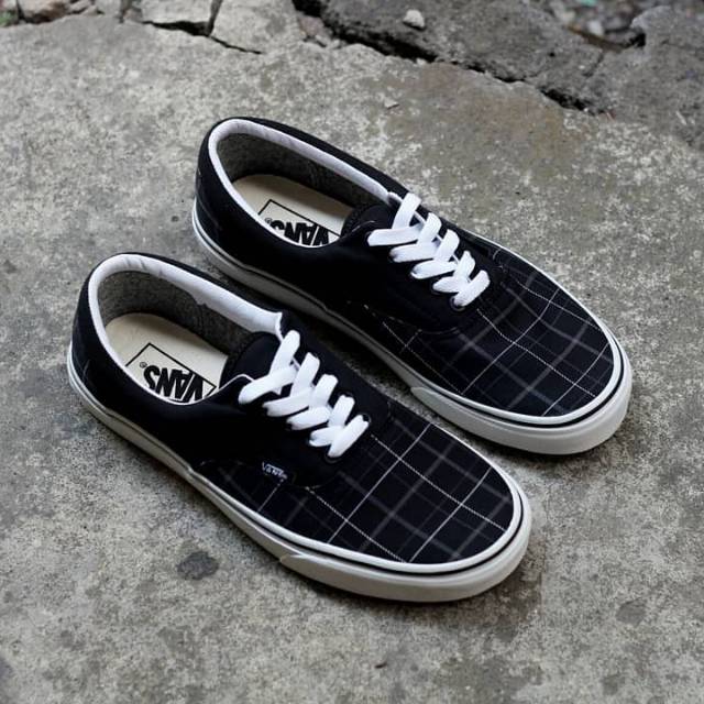 vans era woven plaid